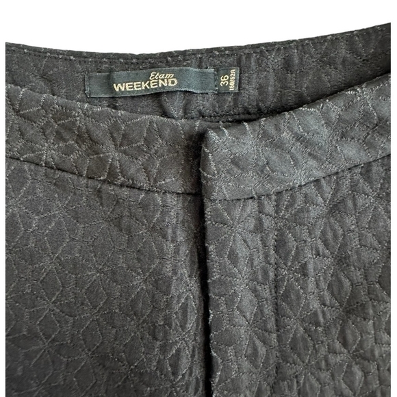 Women’s Shorts ETAM WEEKEND Black Textured Ruffled Bottom Line Cotton Shorts - Picture 3 of 5